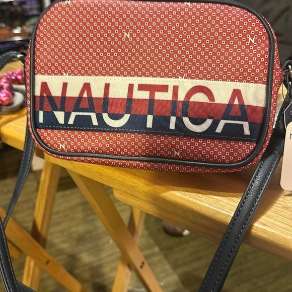 Nautica Crossbody bag brand new with tags has a pocket in the back.​​ - Picture 1 of 3